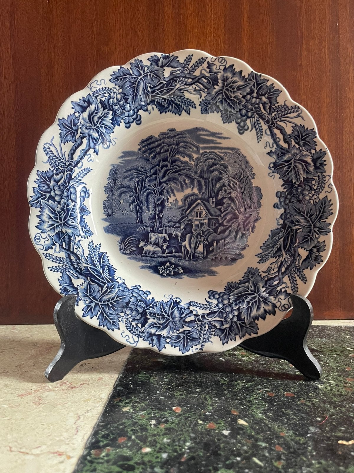 Plate British scenery A8024, Antiek en Kunst, Antiek | Wandborden en Tegels, Ophalen of Verzenden