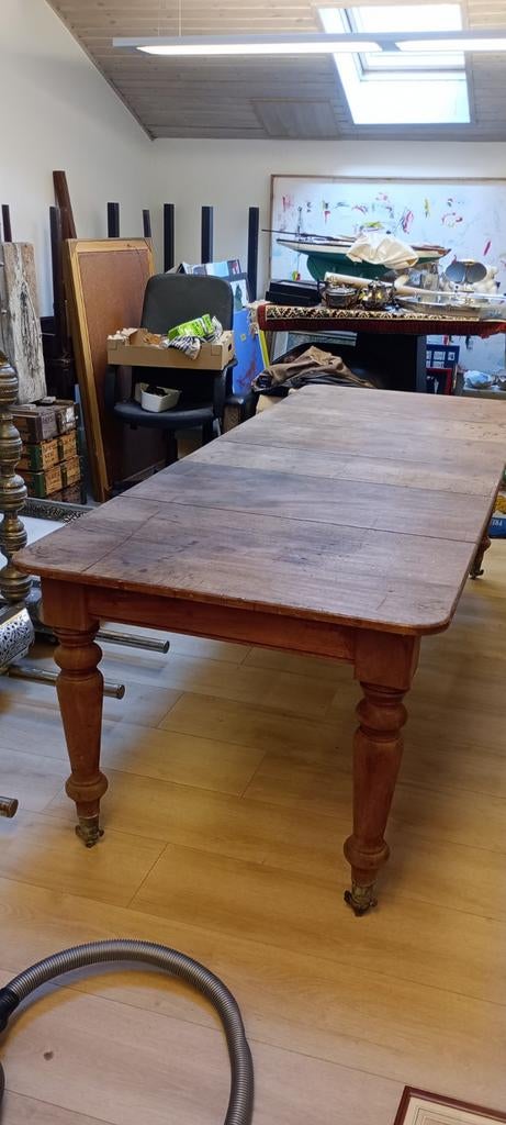Table de notaire anglaise du XIXe siècle, Enlèvement