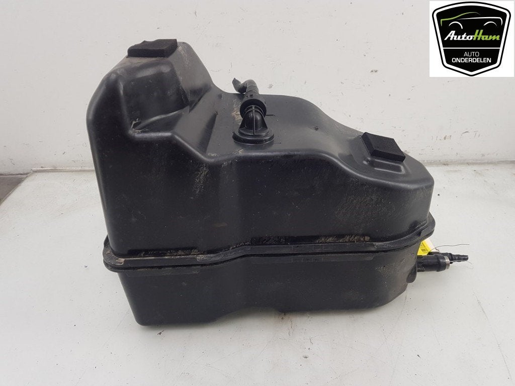 RESERVOIR ADBLUE BMW 5 serie Touring (G31) (01-2017/05-2022), Utilisé, BMW, Petuelring 130
80809  München, DE, Bayerische Motoren Werke AG
