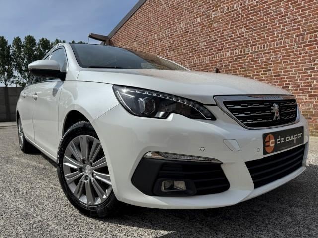 Peugeot 308sw 1.2i "GARANTIE" Carplay/pano/cruise/pdc/2018, Auto's, Voorwielaandrijving, Stof, 1199 cc, https://public.car-pass.be/vhr/93f328cf-f0ec-4557-be17-15d65d297c18
