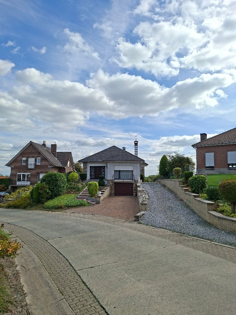 Instapklare bungalow met volledige kelder en tuin, Immo, 271 kWh/m²/jaar, 1000 tot 1500 m², 157 m², Galmaarden