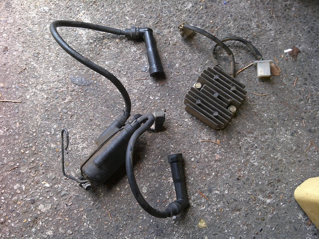 Honda 400 CM Bobijn en regulator, Motoren, Onderdelen | Honda, Ophalen of Verzenden, Gebruikt