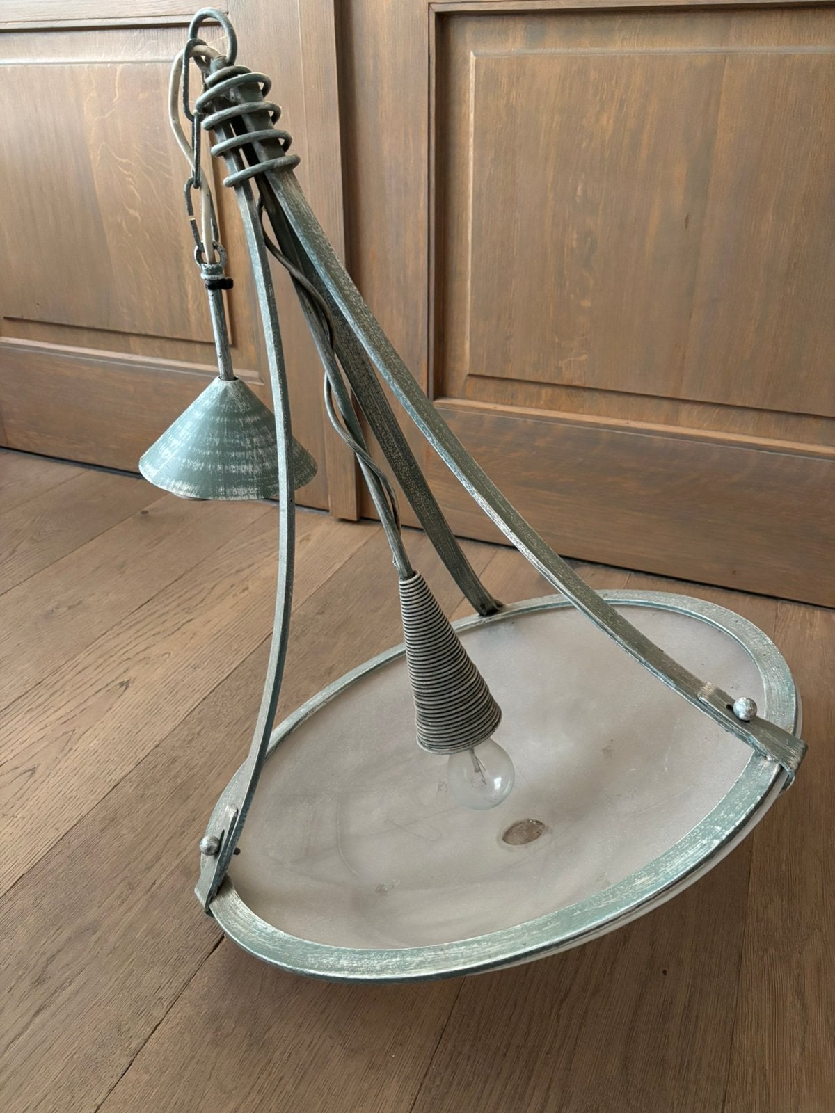Spaanse hanglamp, Ophalen