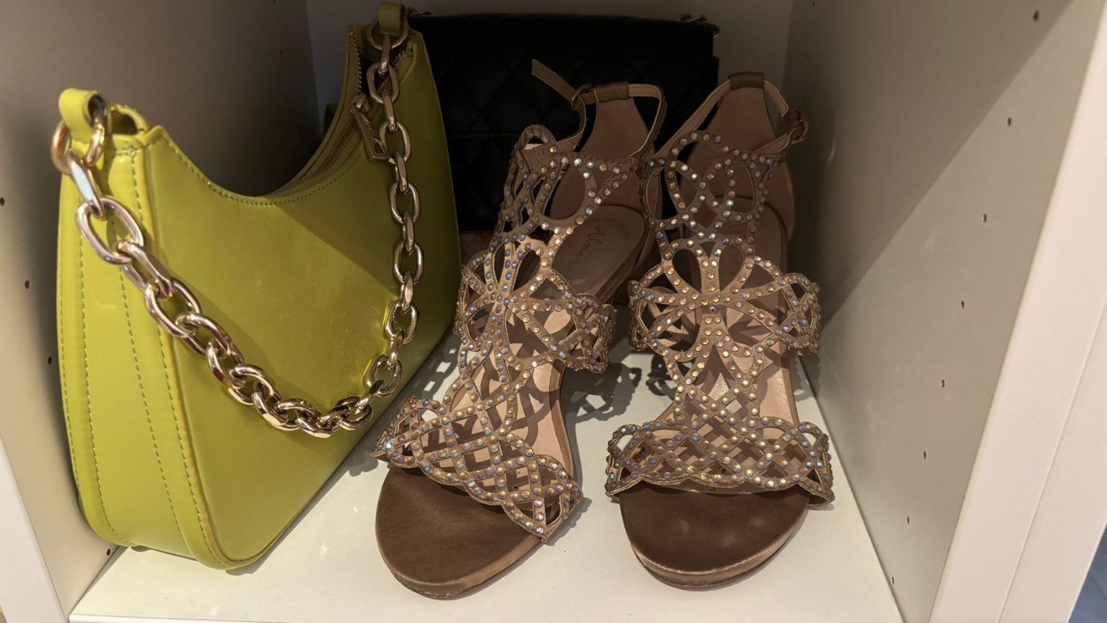 Sandalen ( brons met steentjes) 40, Ophalen, Zo goed als nieuw