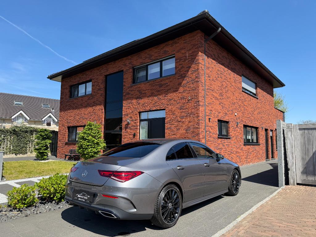 Mercedes CLA180 Amg pakket, Auto's, Automaat, Lichtsensor, Bedrijf, Berline