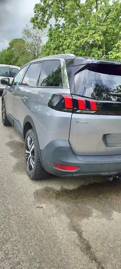 Peugeot 5008 mod 2020 7 places Familiale, Euro 6, 7 places, Boîte manuelle, Entretenue par le concessionnaire