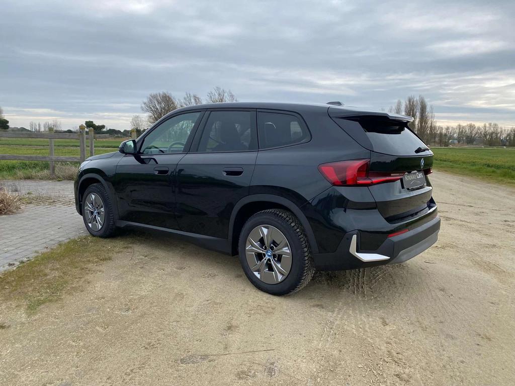 BMW iX1 Verkocht,Sold,Vendu (bj 2024, automaat), Auto's, Automaat, Gebruikt, Zwart, Zwart