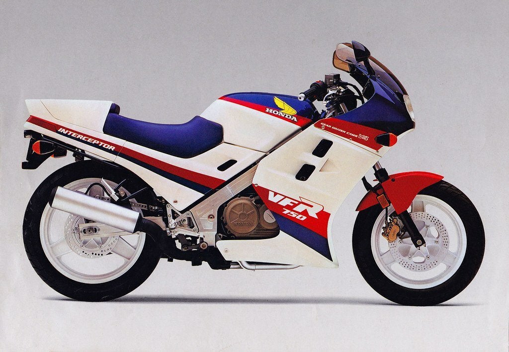 Vfr750rc24 ( trackbike ), Motoren