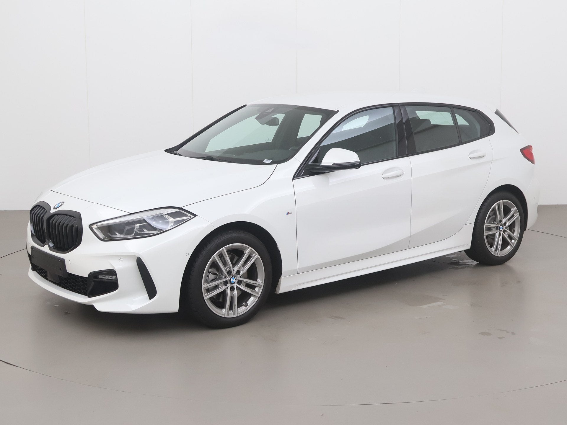 BMW 1 HATCH 118ia 136 AT, Auto's, Automaat, Overige modellen, Wit, Bedrijf