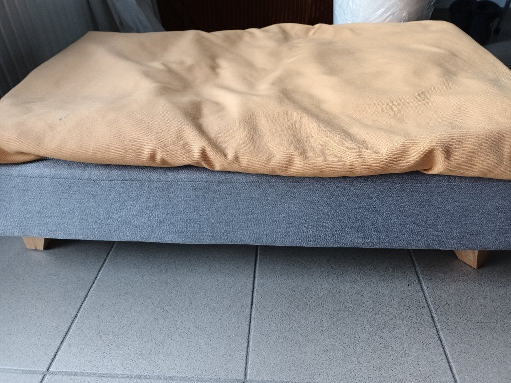 luxe hondenligbed 100x70 op poten merk Omlet, Enlèvement, Comme neuf, Poussière