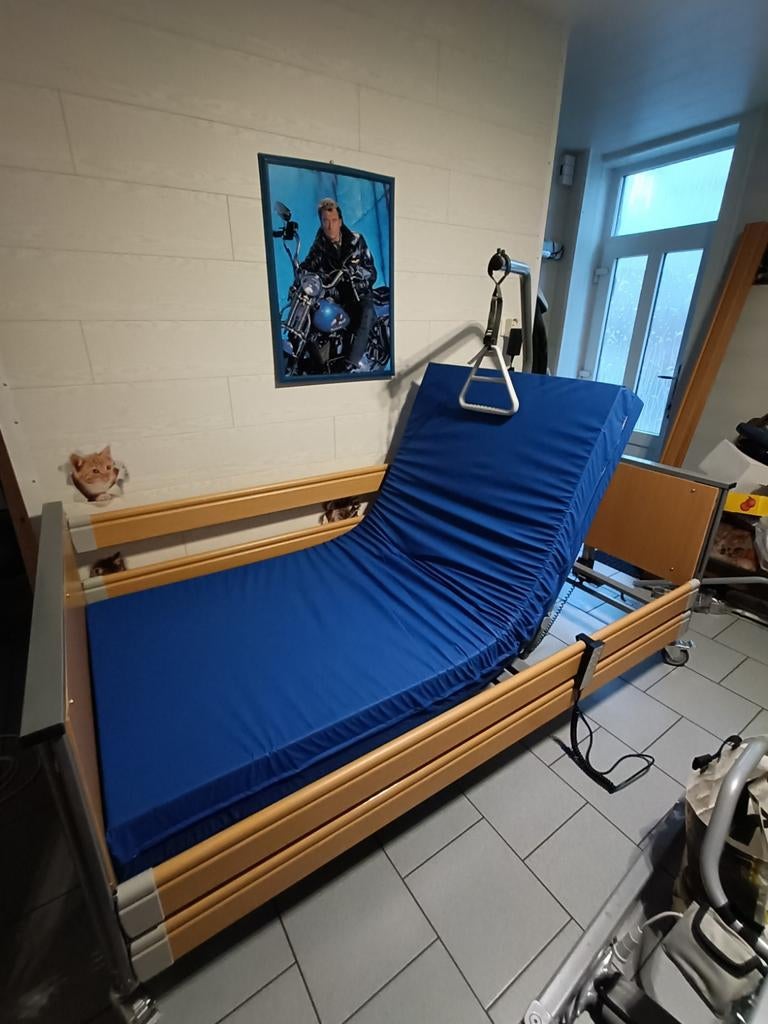 Lit médical médicalisé électrique comme à l'hôpital (NEUF), Diversen, Verpleegmiddelen, Ophalen