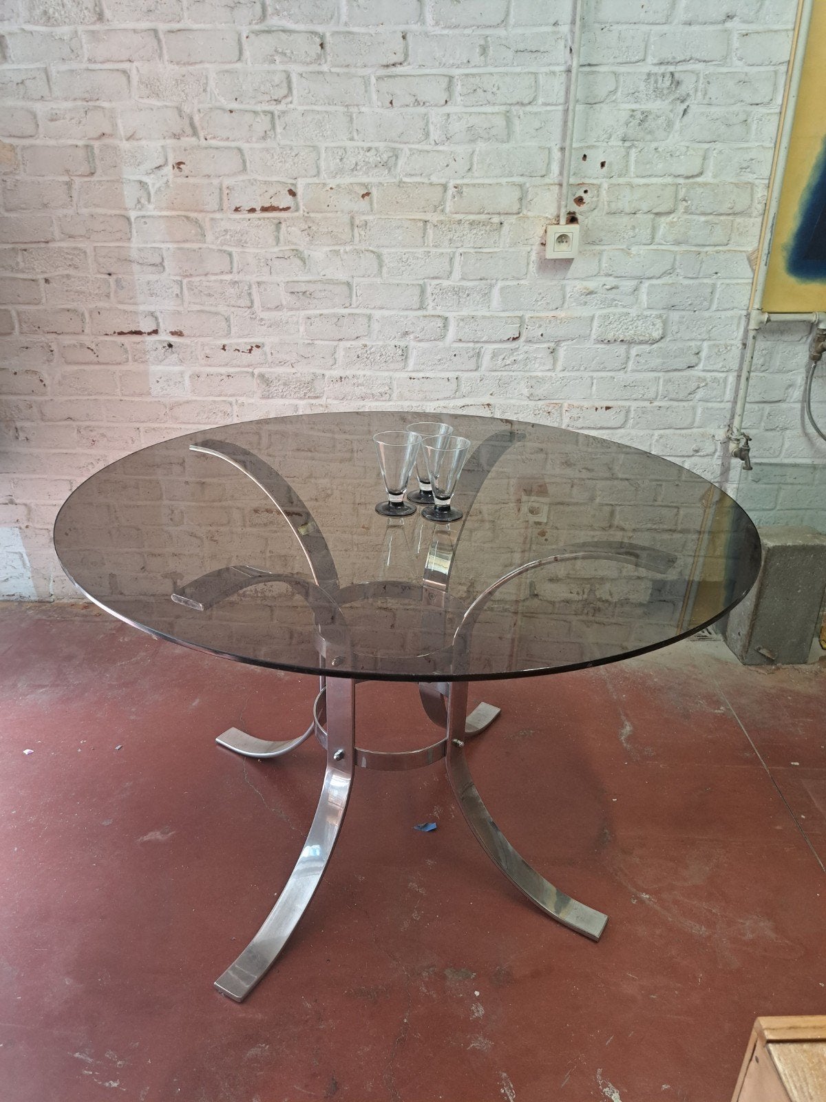 table a manger années 70 verre fumé et chrome, Enlèvement, Verre