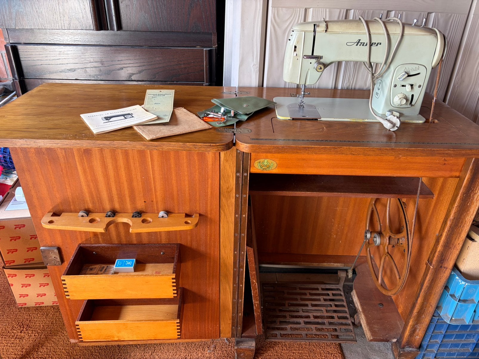 Oud naaimachine Anker, Antiek en Kunst, Antiek | Naaimachines, Ophalen