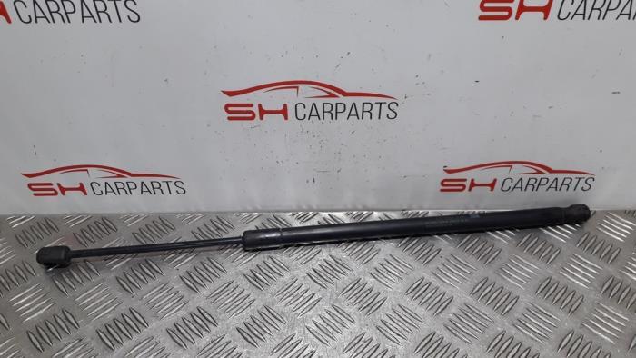 Amortisseur capot moteur gauche d'un Mercedes C-Klasse, 3 mois de garantie, Utilisé, -, -