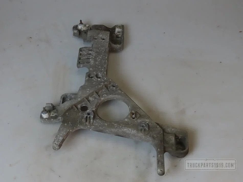 Mercedes-Benz Body & Chassis Parts Koplampsteun Re. MB MP4, Enlèvement, Utilisé, Mercedes-Benz, Carrosserie et Tôlerie