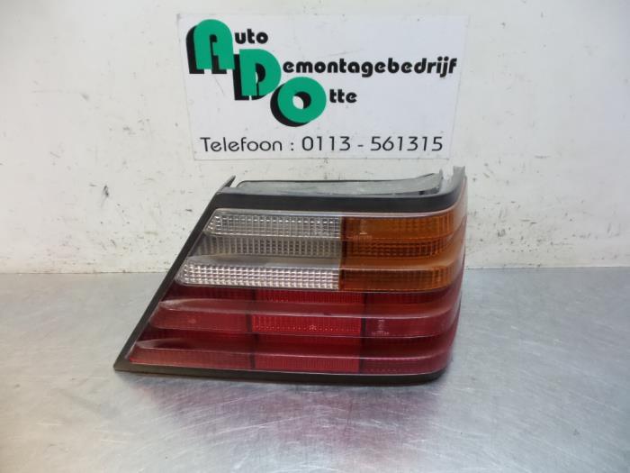 Achterlicht rechts van een Mercedes 200 - 500, Gebruikt, -, -, Ophalen of Verzenden
