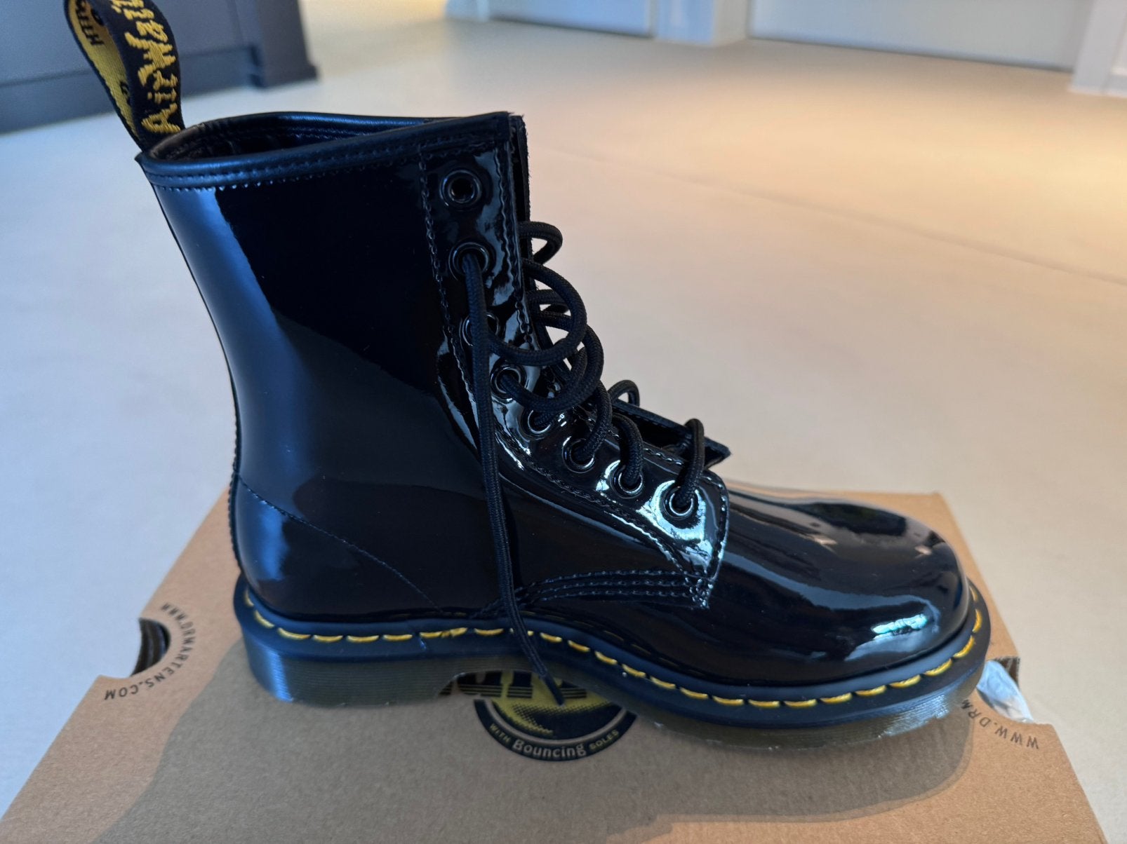 Dr martens, Ophalen of Verzenden, Zo goed als nieuw