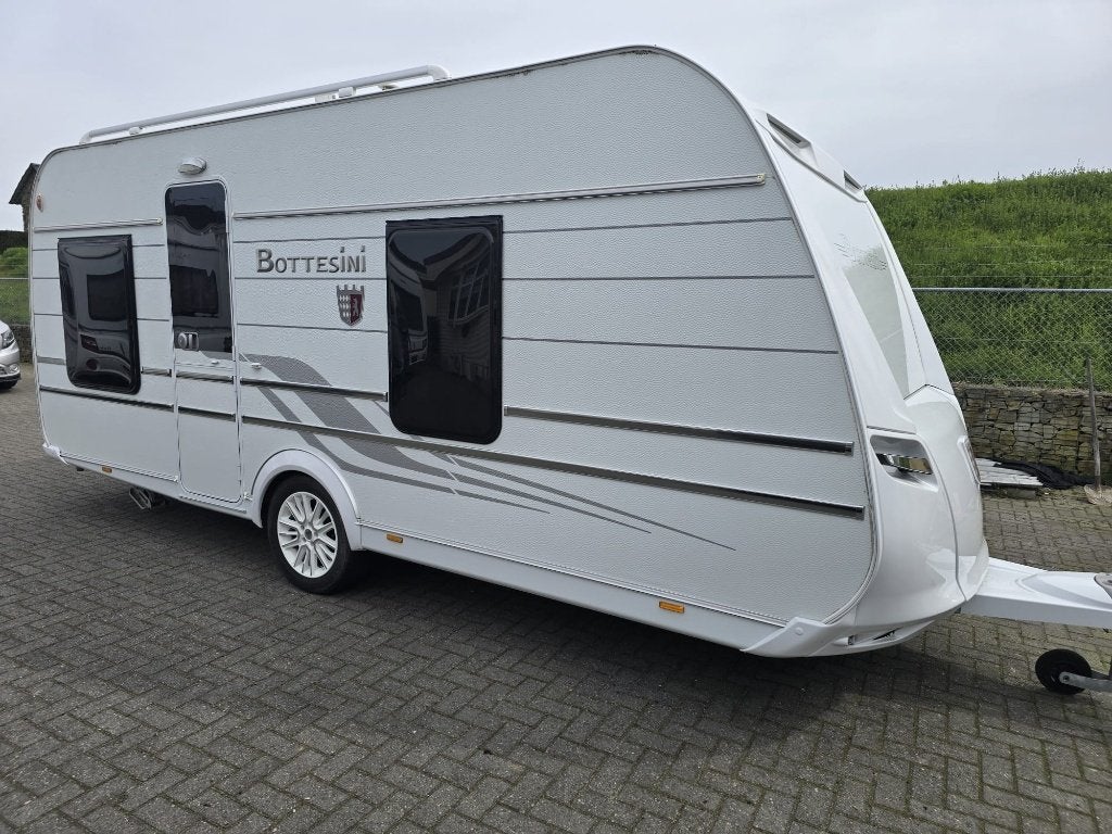 Tabbert Bottesini 490 New model, Rondzit, Tabbert, Particulier, Schokbreker