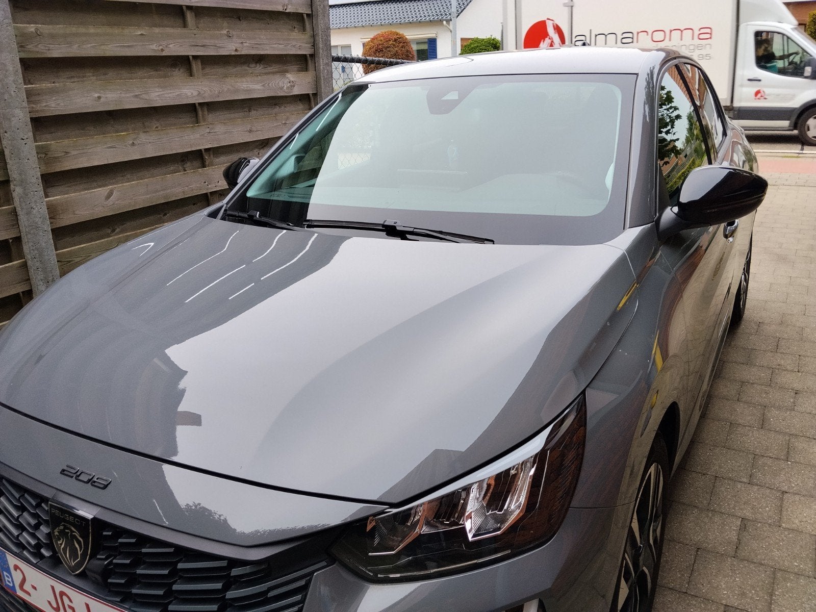 Peugeot 208 Allure met 3800 km, Autos, Argent ou Gris, Achat, Euro 6, Boîte manuelle