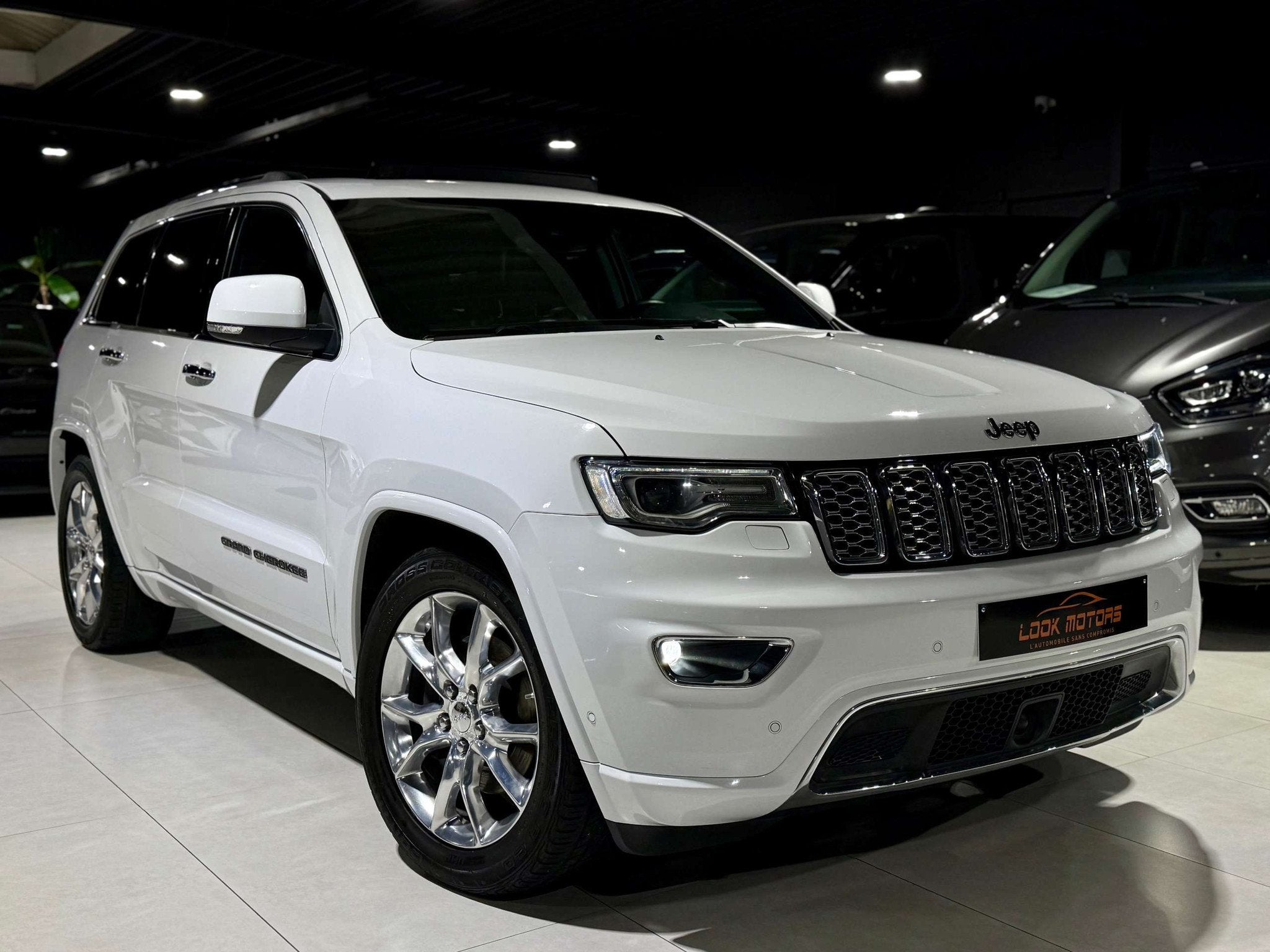 Jeep Grand Cherokee 3.0 V6 TD Overland AUTO CUIR SUSPENSION, Auto's, Automaat, Gebruikt, Leder, SUV of Terreinwagen