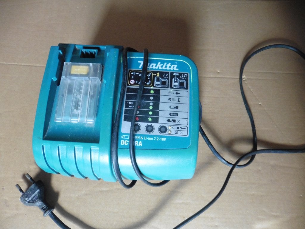 Chargeur Makita DC18RA, Enlèvement ou Envoi, Comme neuf
