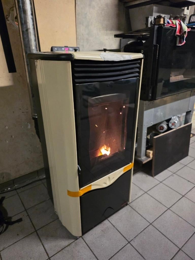 pelletkachel extraflame duchessa steel 8.8kw Gereviseerde, Huis en Inrichting, Kachels, Ophalen, Gebruikt, Overige brandstoffen