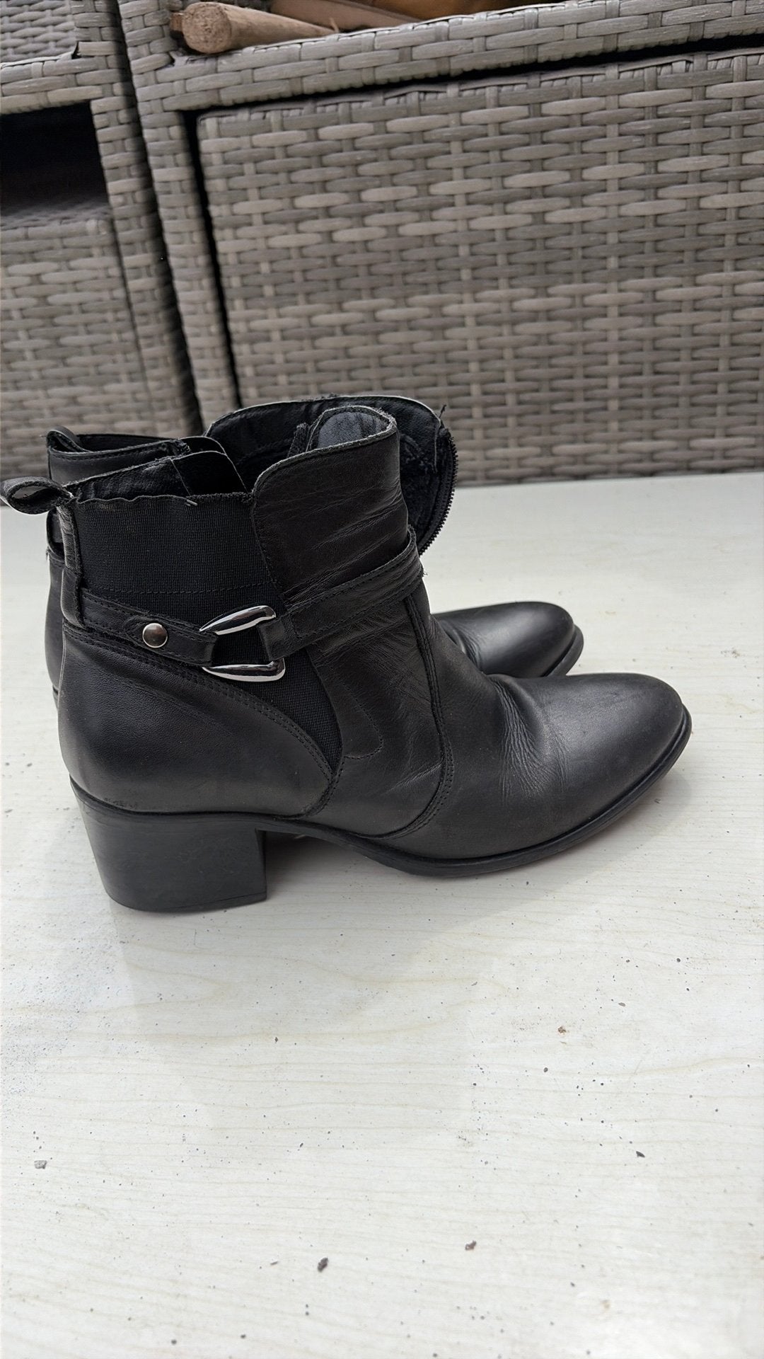 Hakjes, Enlèvement, Porté, Noir