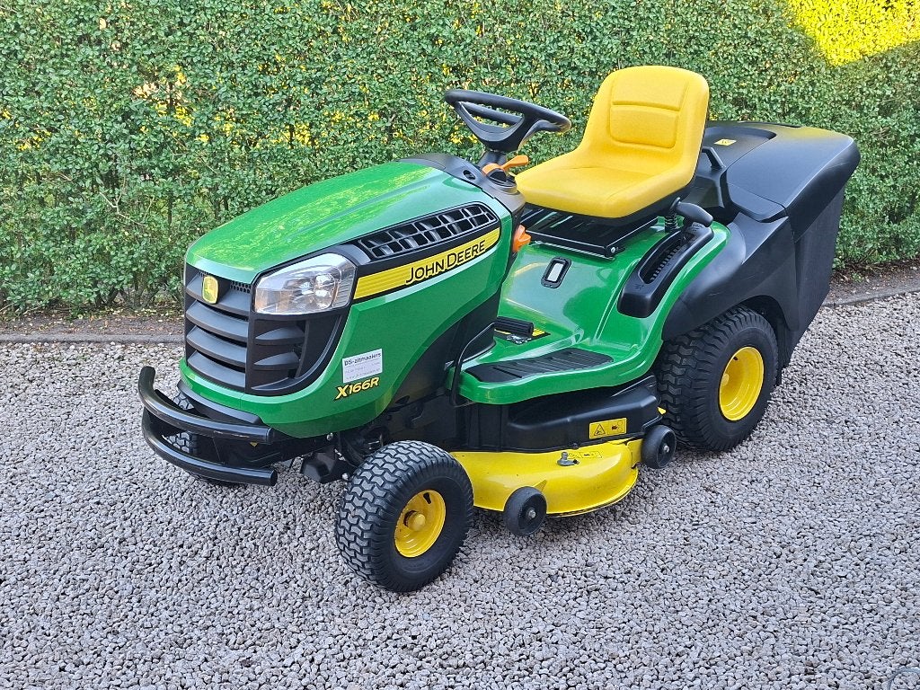 zitmaaier JOHN DEERE X166R, Tuin en Terras, Zitmaaiers, Ophalen, Zo goed als nieuw, Opvangbak, 90 tot 120 cm