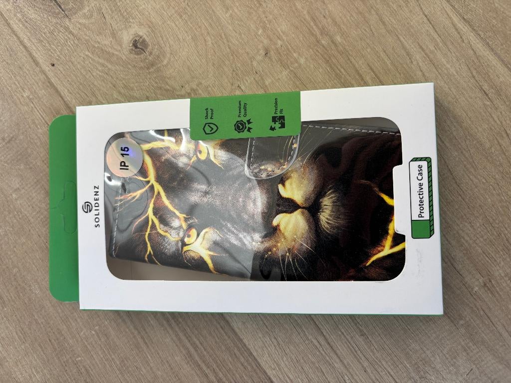 Iphone 15 hoesje zwart hoesje met gele tijger - NIEUW, IPhone 15, Zwart, Rondom bescherming, Nieuw