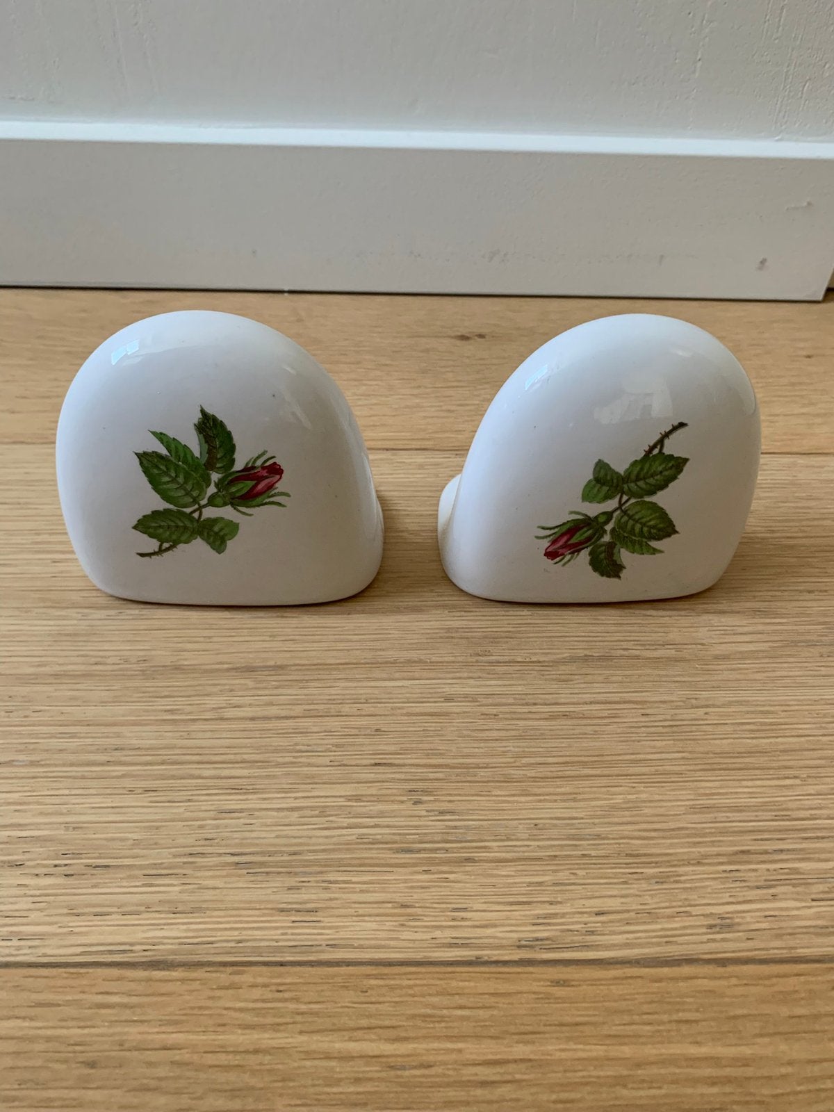 Magnifique porte-rouleau de papier toilette vintage en porce, Enlèvement ou Envoi