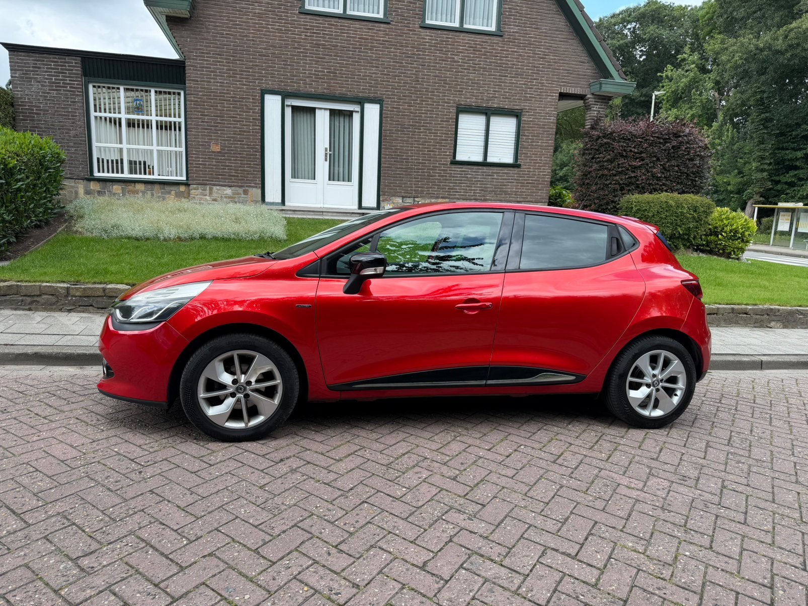 Renault Clio Limited 1.0TCe TurboEssence Navi Euro6B Carpass, Achat, https://public.car-pass.be/vhr/2f4a17aa-1820-4742-8d83-c2f147a6148f