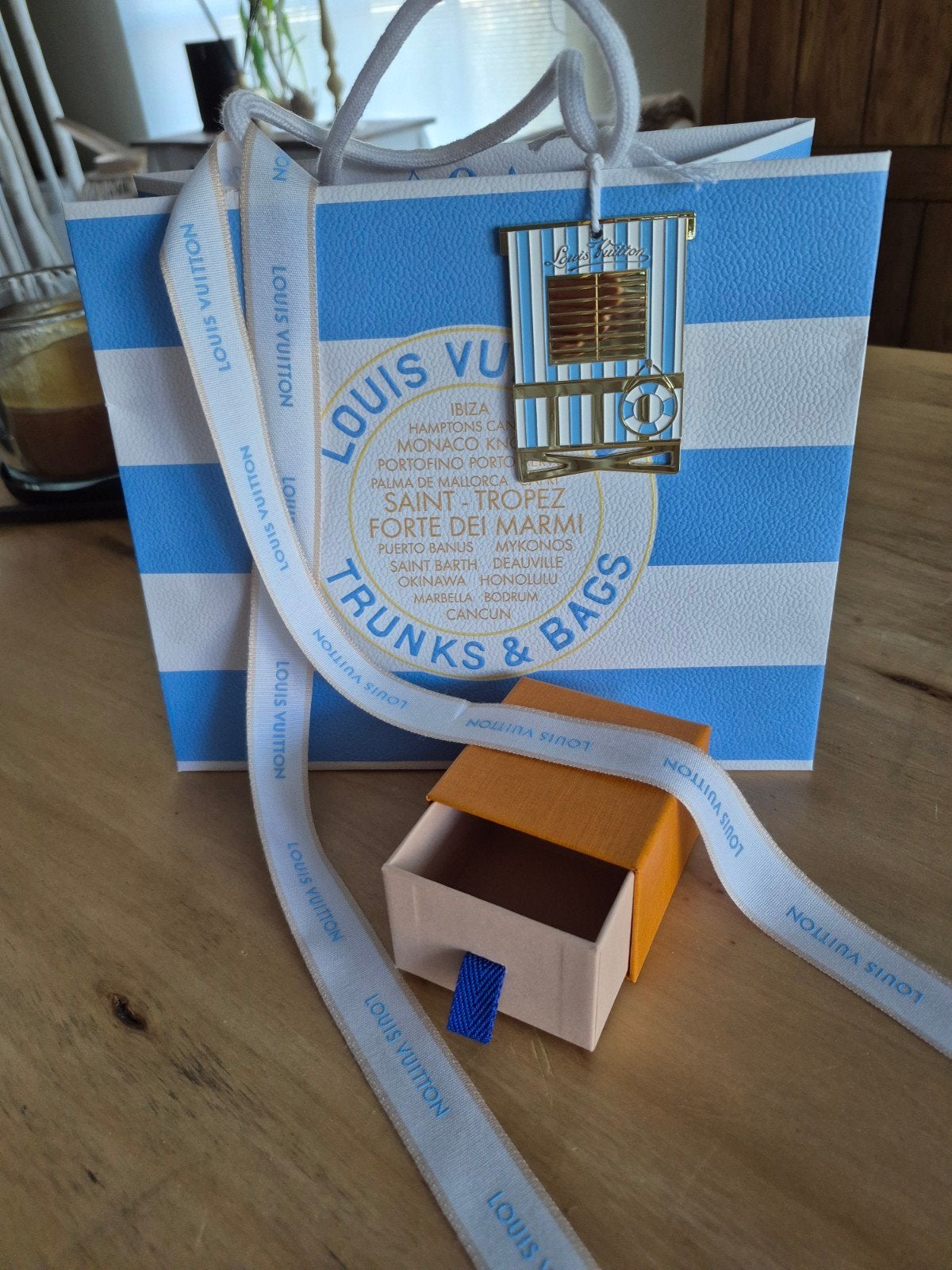 Très joli sac et boîte à bijoux LV, Enlèvement ou Envoi