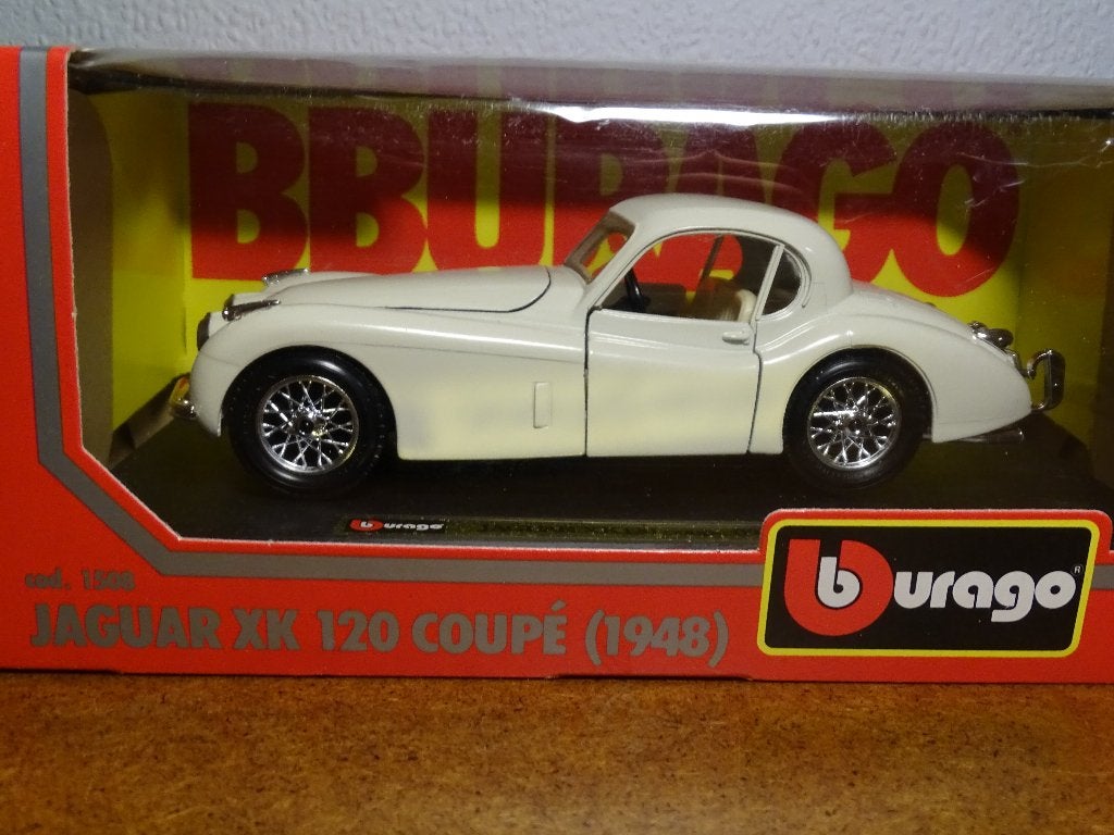 Jaguar XK 120 Coupé (1948) 1:24 Bburago, Enlèvement ou Envoi, Neuf, Voiture, Burago