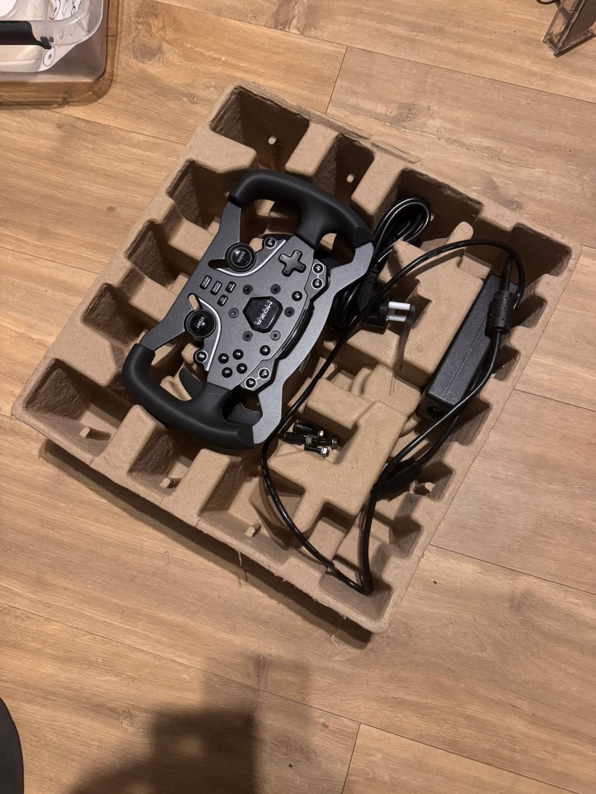 Moza r5 bundel met simagig haptic, Games en Spelcomputers, Ophalen, 1 speler, Virtual Reality, Zo goed als nieuw