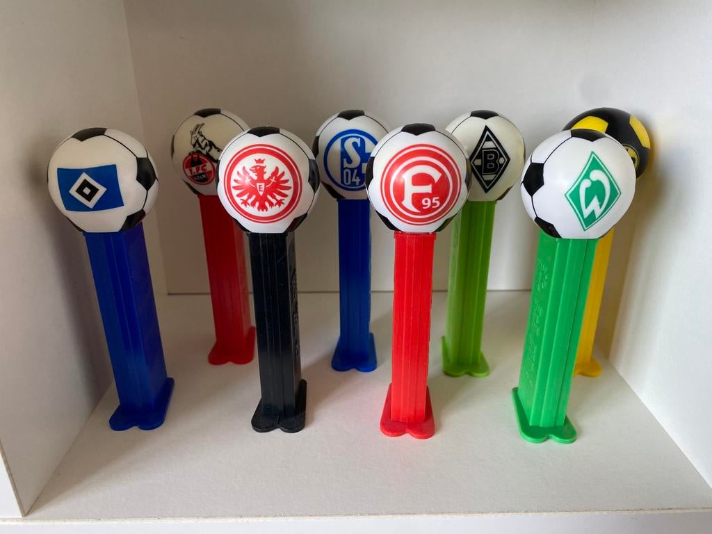 Set 8 PEZ duitse voetbalploegen, Verzamelen, Poppetjes en Figuurtjes, Ophalen of Verzenden, Zo goed als nieuw