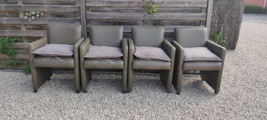 4 kuipzetels op wieltjes (met kussen )gratis af te halen, Moins de 75 cm, Enlèvement, Utilisé, 50 à 75 cm