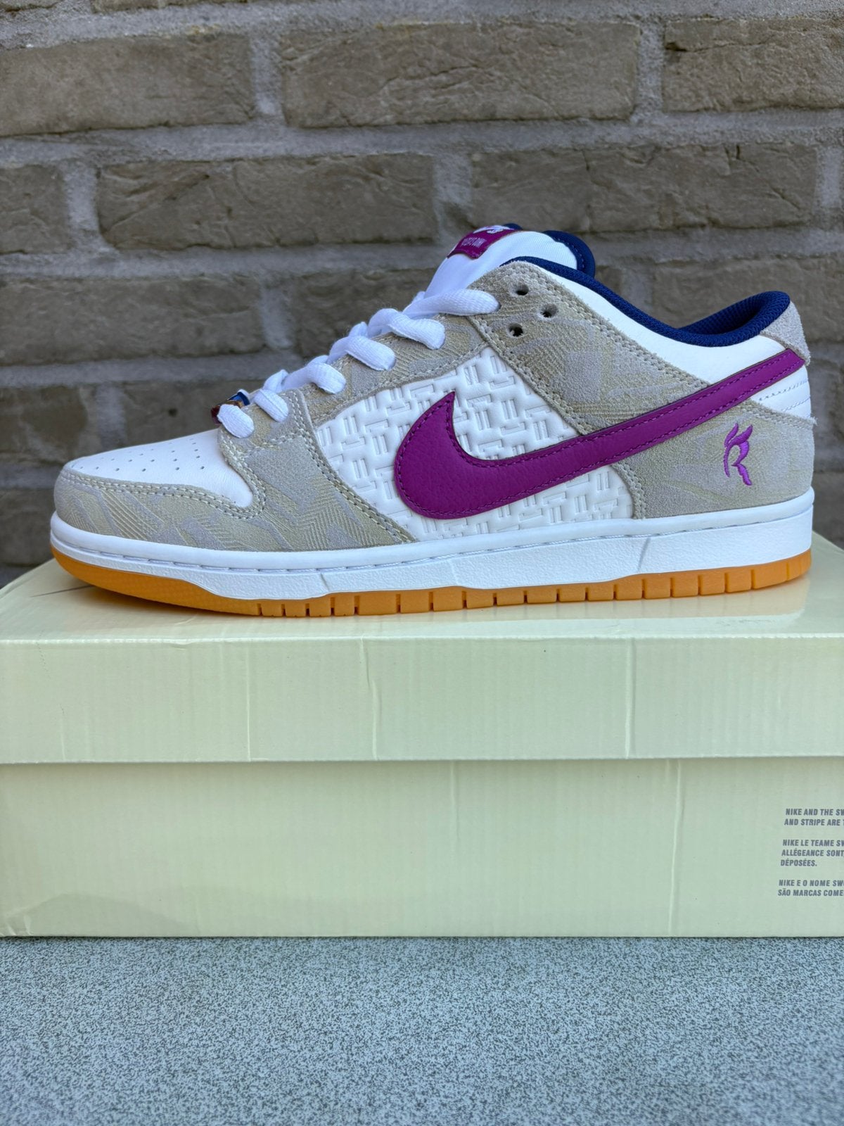 Nike SB Dunk Low Rayssa Leal, Enlèvement ou Envoi, Neuf, Autres couleurs, Baskets