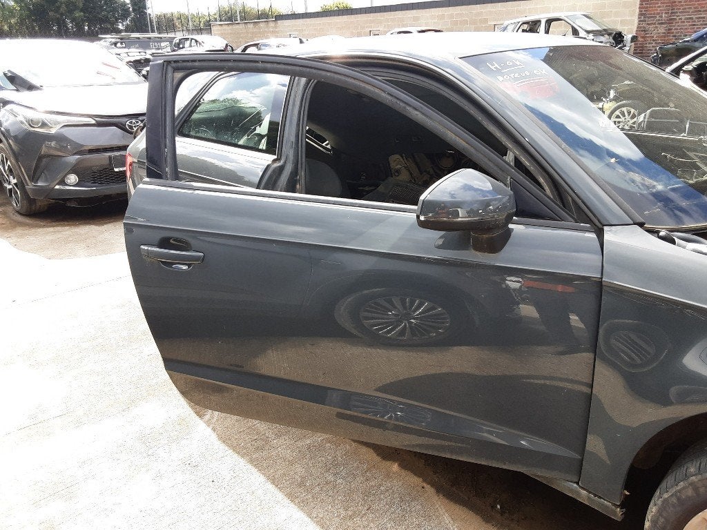 PORTIER RECHTS VOOR Audi A3 (8V1 / 8VK) (01-2012/10-2020), Deur, Info@audi.de, Audi, Audi AG