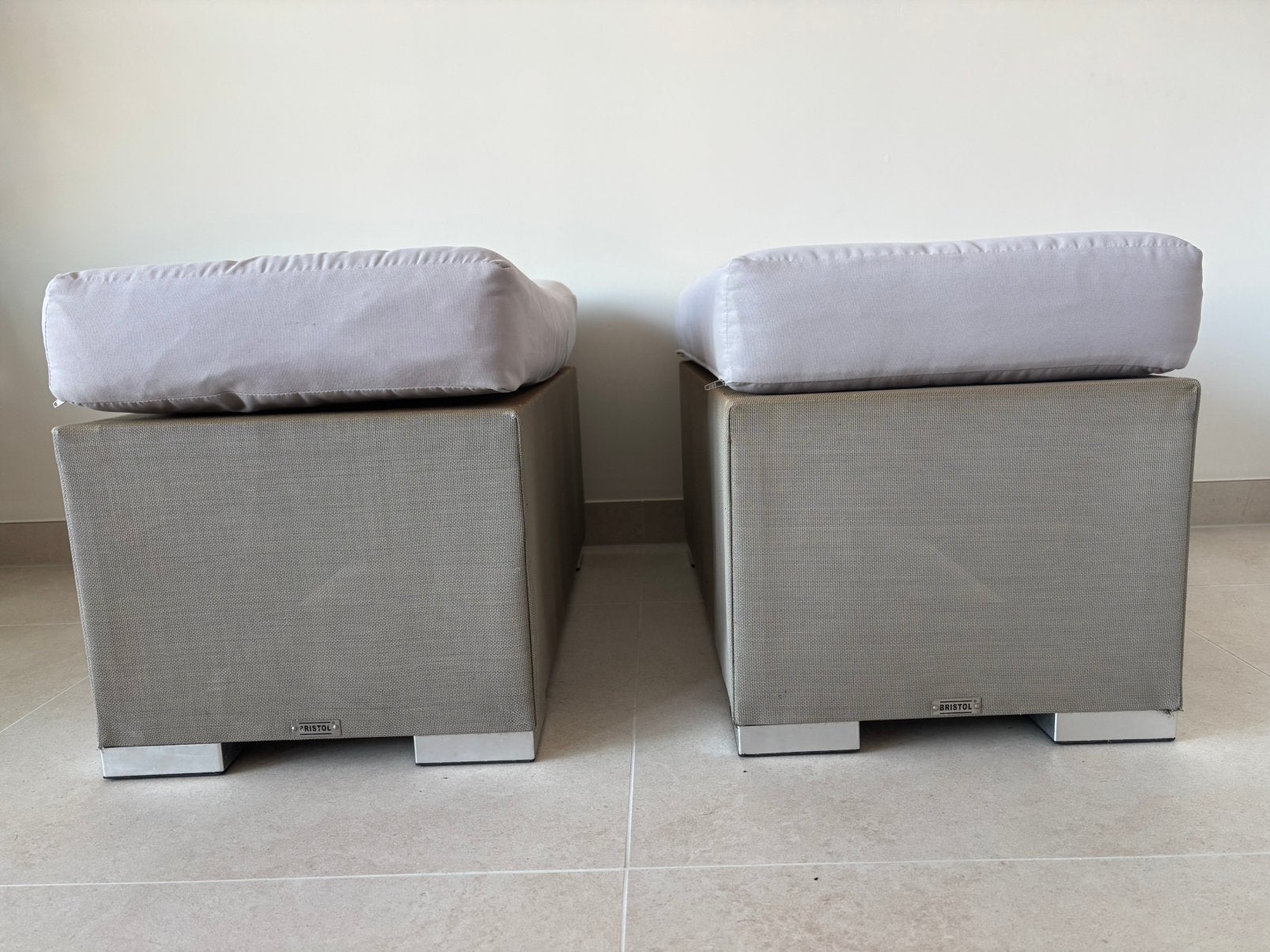 2 bankjes van bristol, grijs, 36x72x30+ kussens, Enlèvement, Utilisé, Aluminium