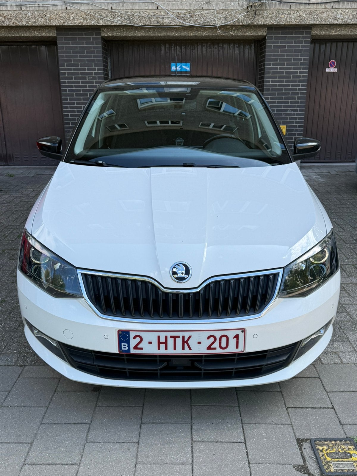 Skoda Fabia 1.2 TSI Automaat te koop, Auto's, Stof, 4 cilinders, Wit, 5 zetels