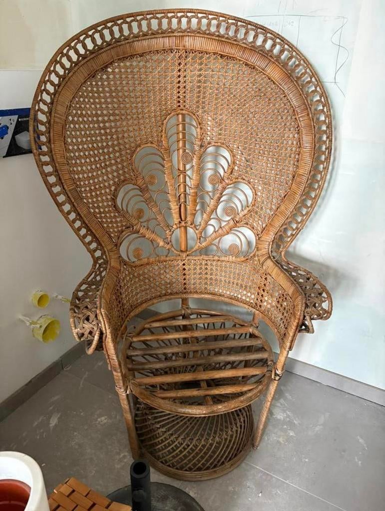 Ancien fauteuil en rotin, Enlèvement, Comme neuf