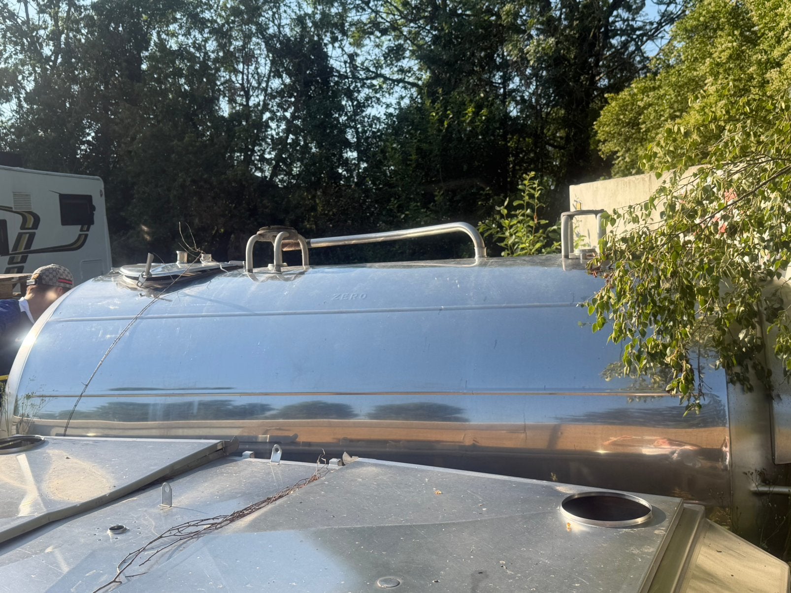 Cuve en inox 9 en tout, Enlèvement