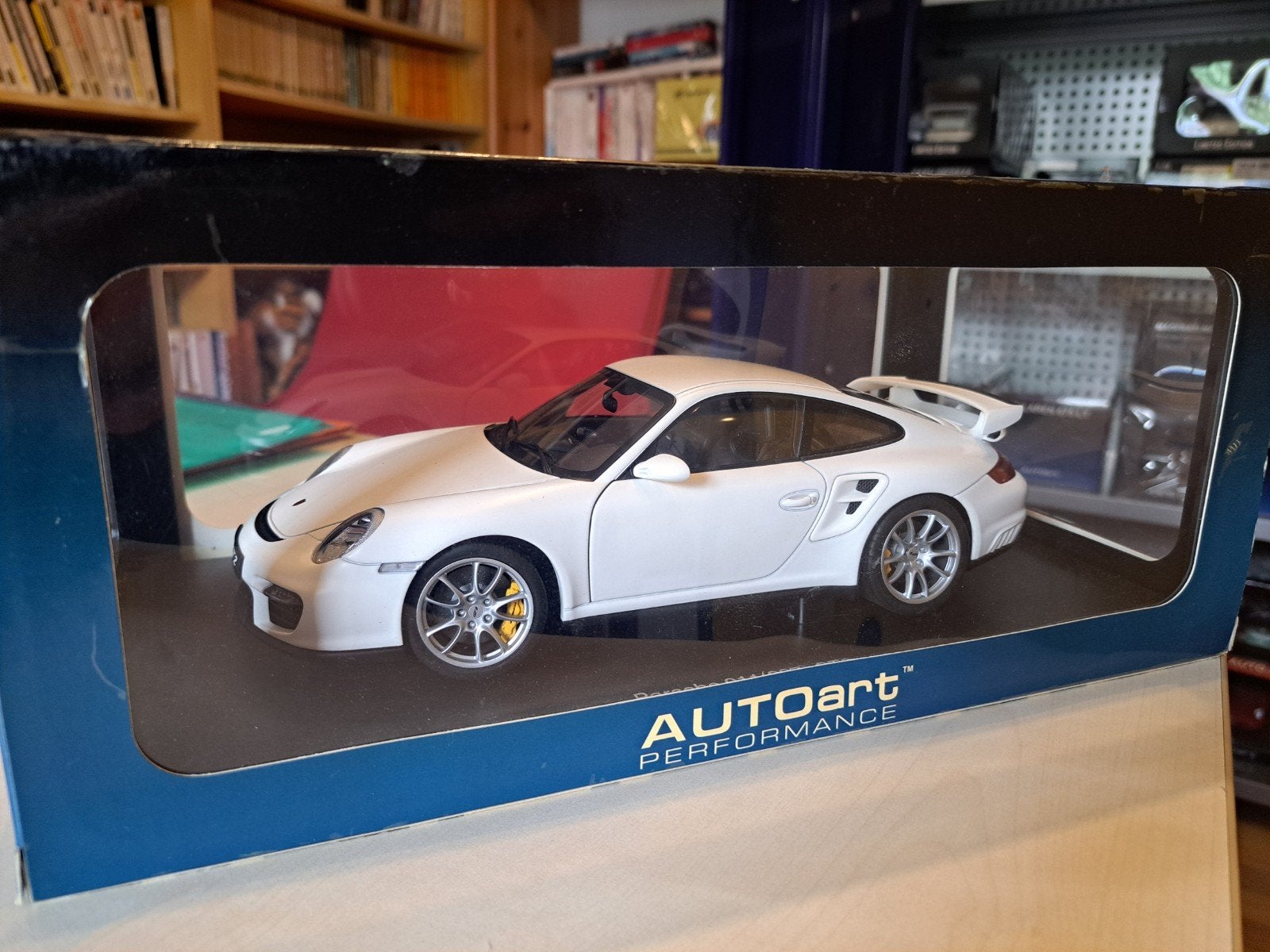 porsche 911 997 GT2 Autoart 1/18 Neuve 
porsche 911 997 GT2, Enlèvement ou Envoi, Neuf, Voiture, Autoart