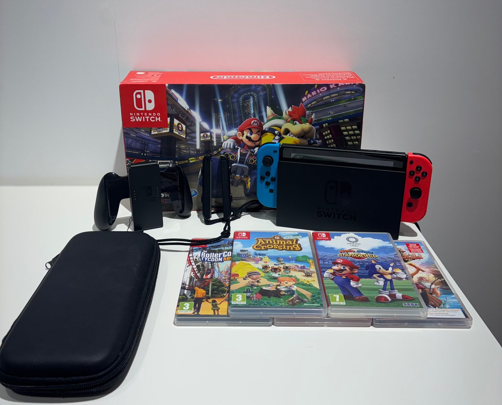 Nintendo Switch avec boîte d'origine et jeux, Consoles de jeu & Jeux vidéo, Avec 1 manette, Comme neuf, Enlèvement, Switch Original