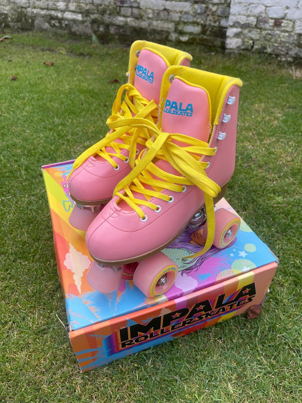 Impala Rollerskates – Maat 36 – Roze/Geel –uitstekende staat, Ophalen, Zo goed als nieuw