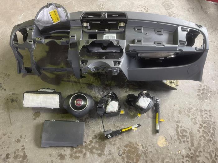 Airbag set + dashboard van een Fiat 500, Gebruikt, -, -, Ophalen of Verzenden