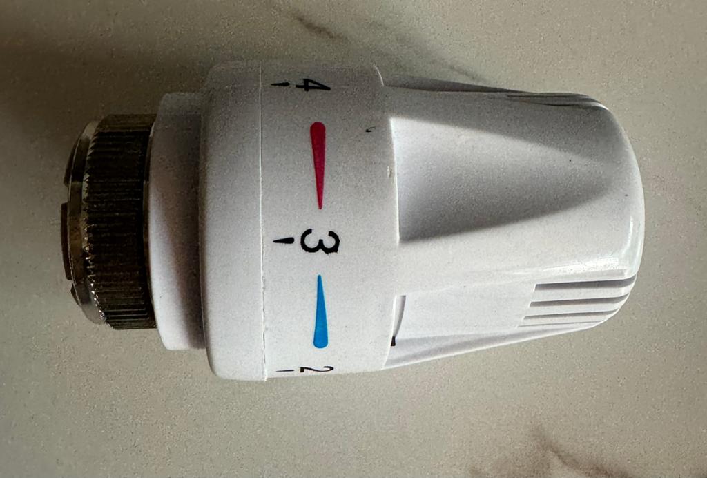 2 vannes radiateur neuf, Doe-het-zelf en Bouw, Thermostaten, Ophalen, Zo goed als nieuw