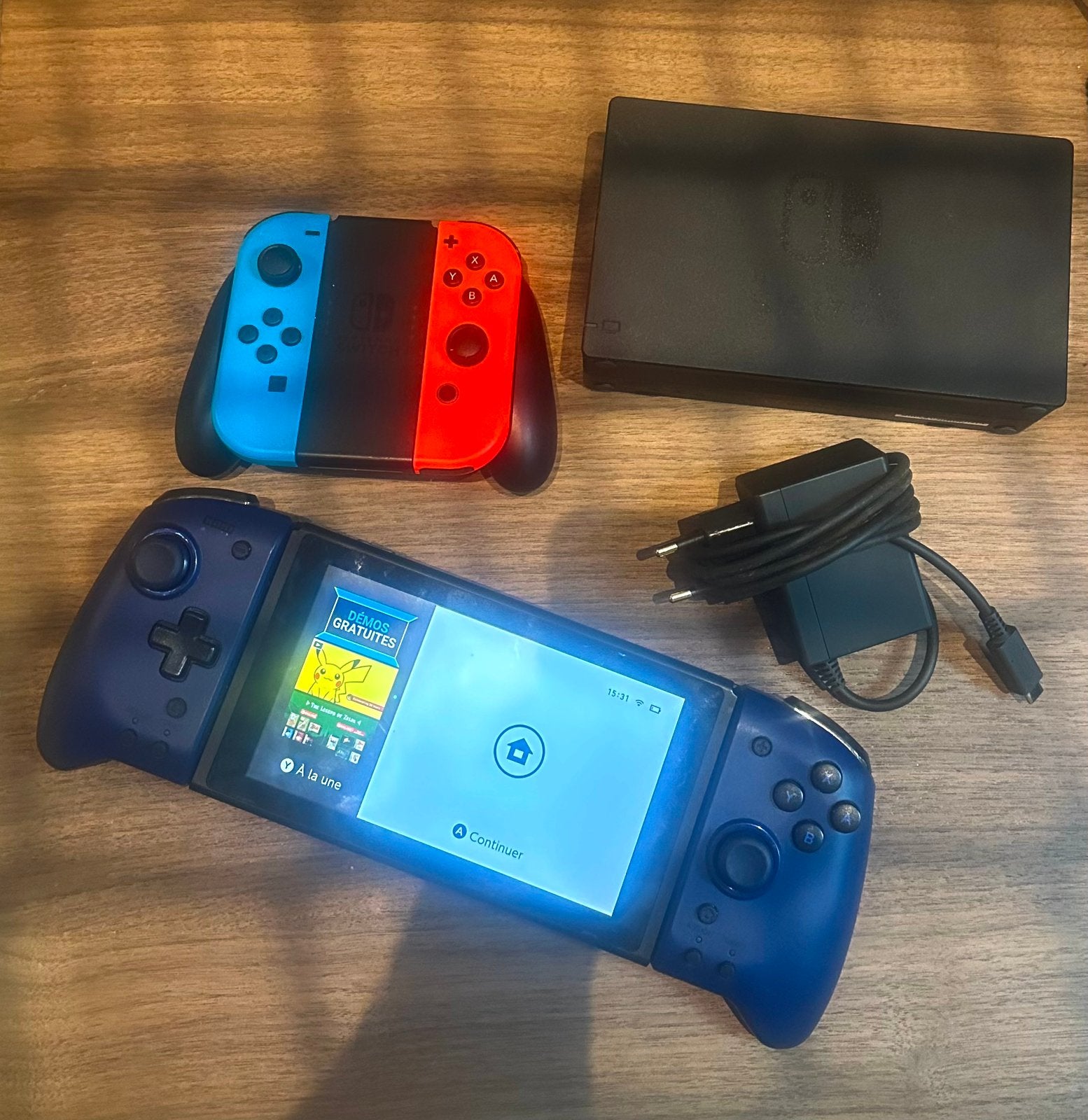 Nintendo Switch, Enlèvement ou Envoi, Reconditionné, Avec 3 manettes ou plus, Switch Original