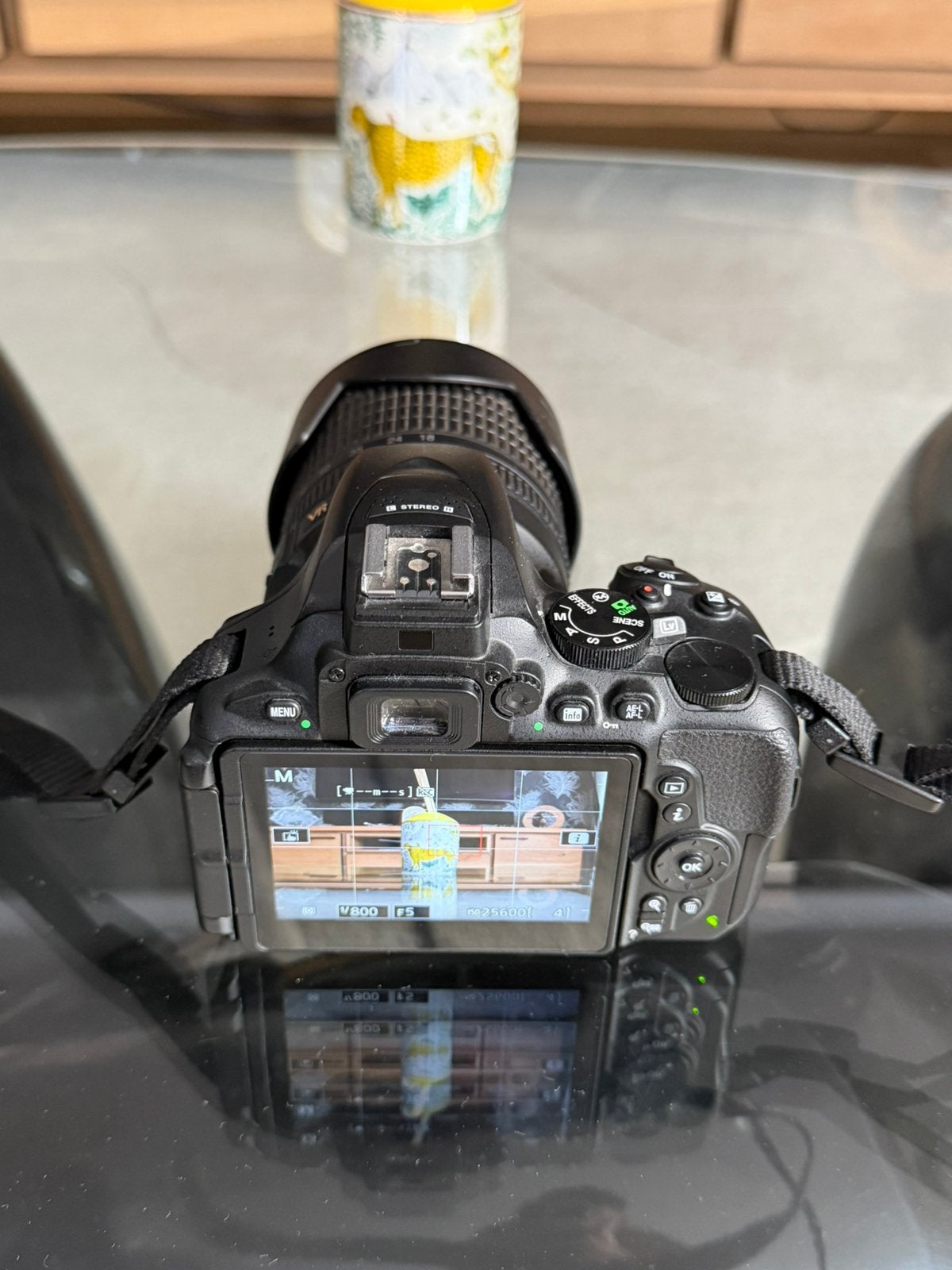 Nikon D5600 + Objectif Nikon 18-105 mm VR + Accessoires, Enlèvement, Comme neuf