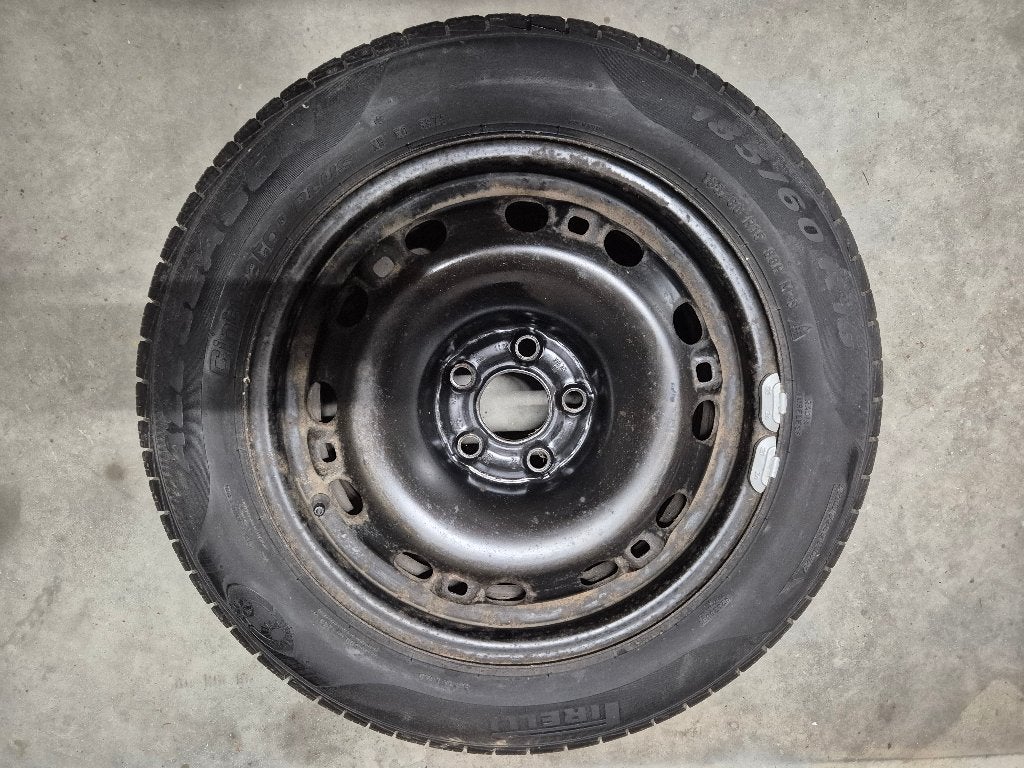 4st winterbanden met stalen velg, Auto-onderdelen, Banden en Velgen, Ophalen, Gebruikt, 15 inch, Banden en Velgen